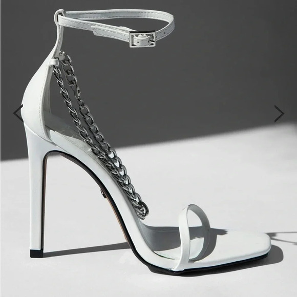 Top Shop 
Strappy chain-link design 
Squarish toe
Stiletto heel 
SIZE 38
NEW - Picture 1 of 11